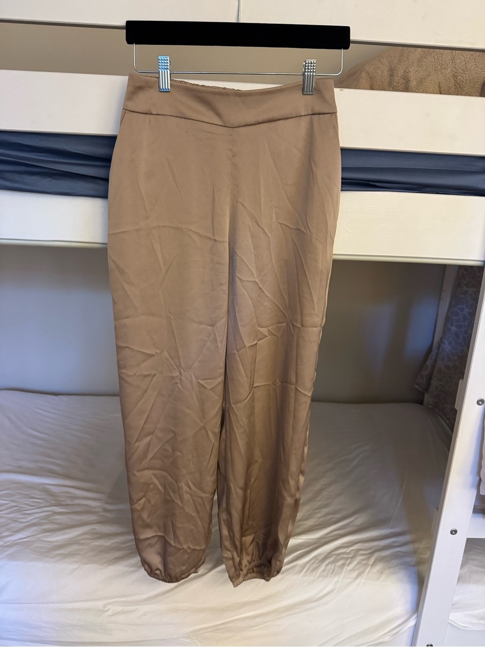 Express Taupe Satin Jogger Pants High Rise Elastic Hem Size XS - Picture 3 of 7
